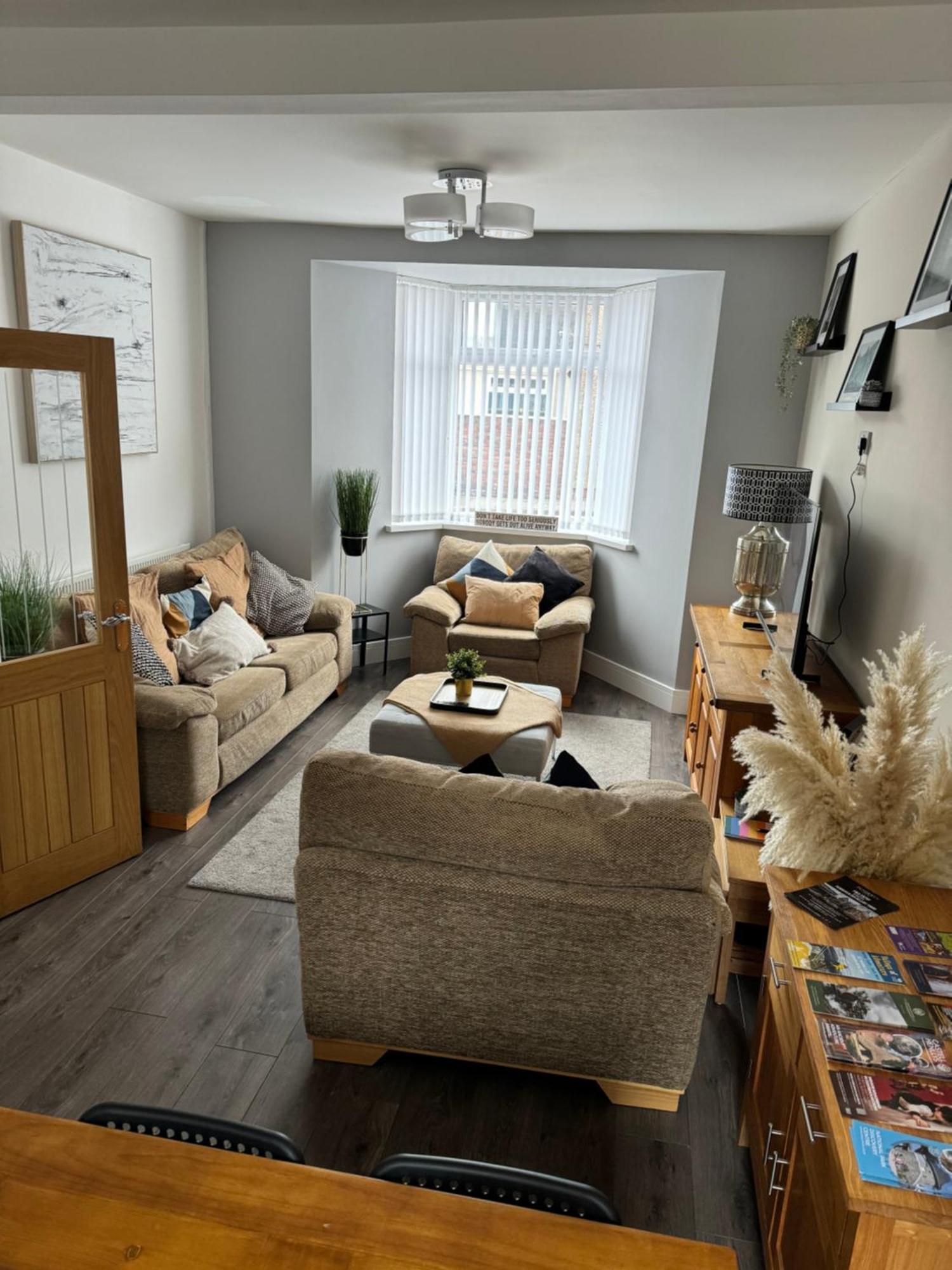 Modern, Spacious And Central Location Aberdare Εξωτερικό φωτογραφία
