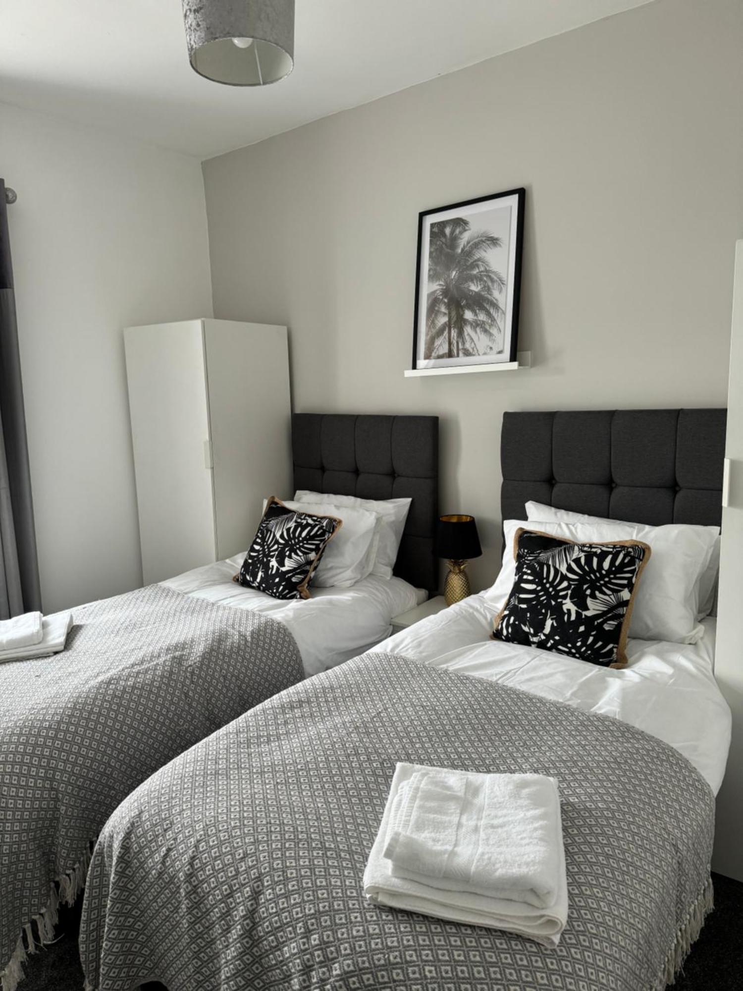 Modern, Spacious And Central Location Aberdare Εξωτερικό φωτογραφία