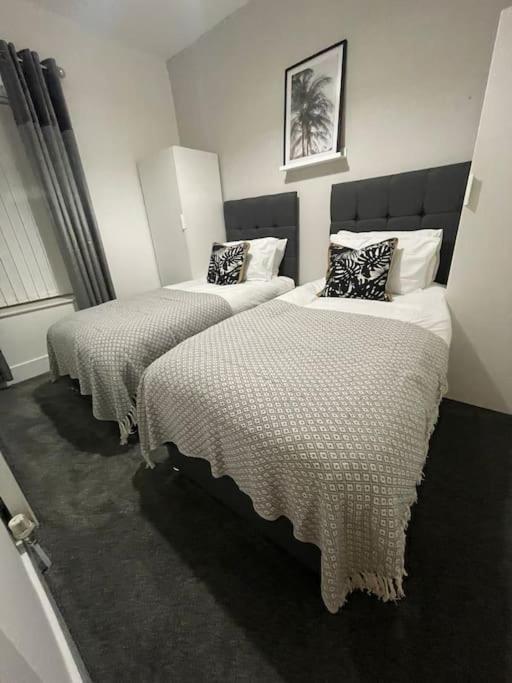 Modern, Spacious And Central Location Aberdare Εξωτερικό φωτογραφία