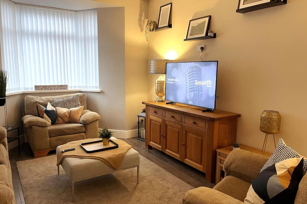 Modern, Spacious And Central Location Aberdare Εξωτερικό φωτογραφία